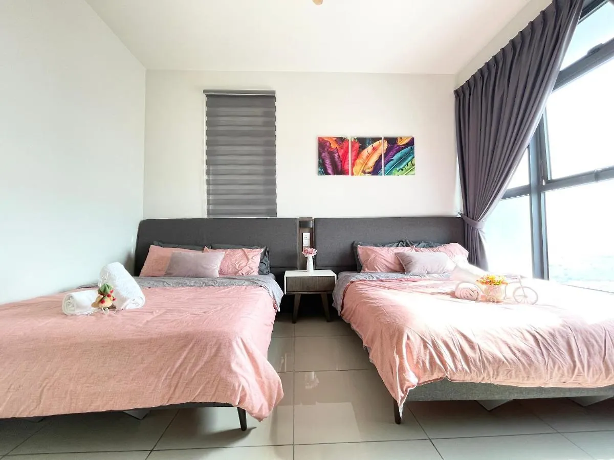 Atlantis Center Of Melaka 1B1B Max 6Pax With Big Pool And Sky Bridge Apartment