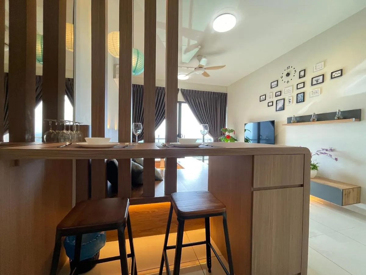 Atlantis Center Of Melaka 1B1B Max 6Pax With Big Pool And Sky Bridge Apartment