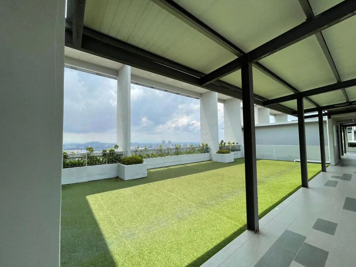 Atlantis Center Of Melaka 1B1B Max 6Pax With Big Pool And Sky Bridge Apartment