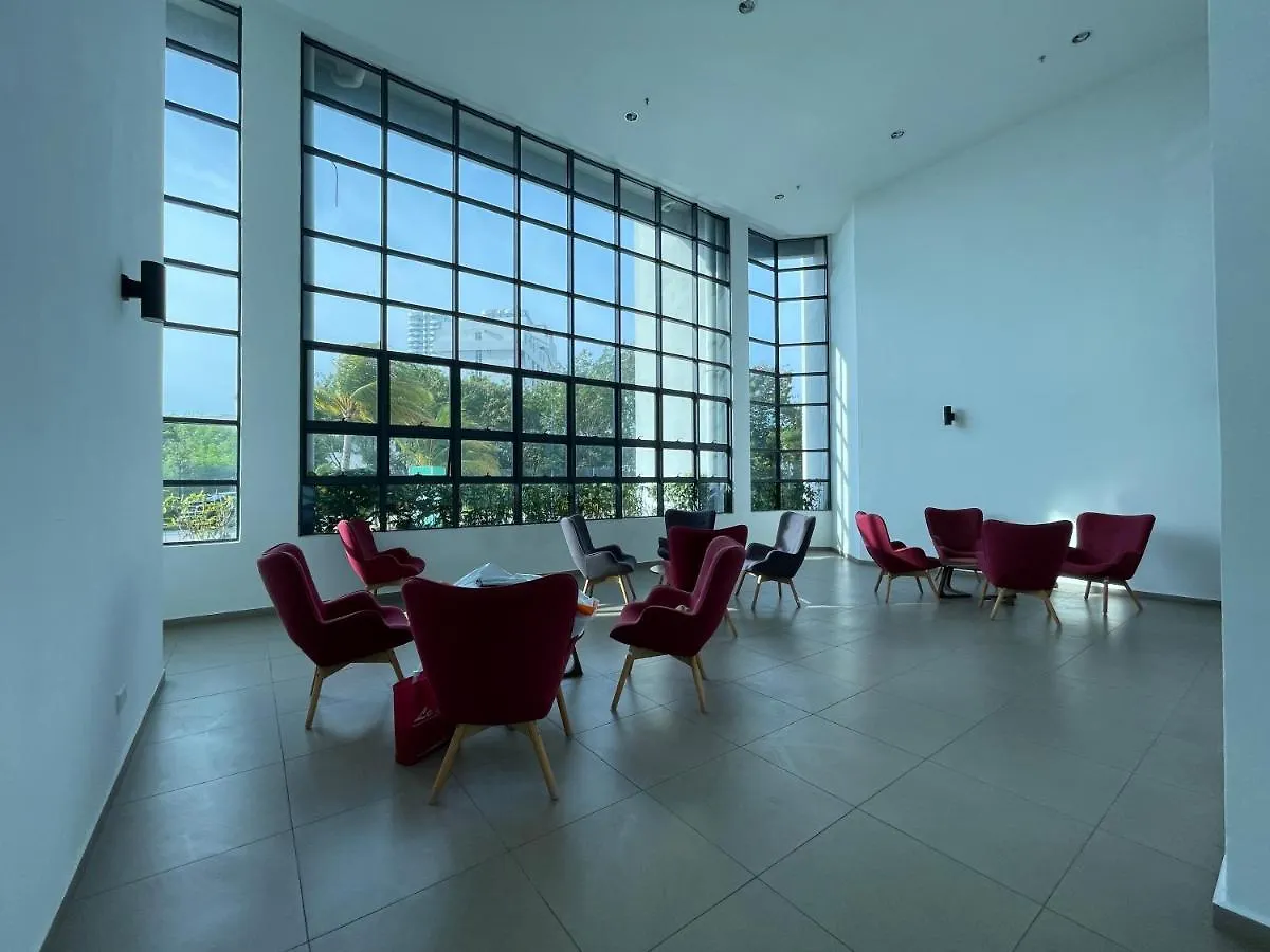 Apartament Atlantis Center Of Melaka 1B1B Max 6Pax With Big Pool And Sky Bridge